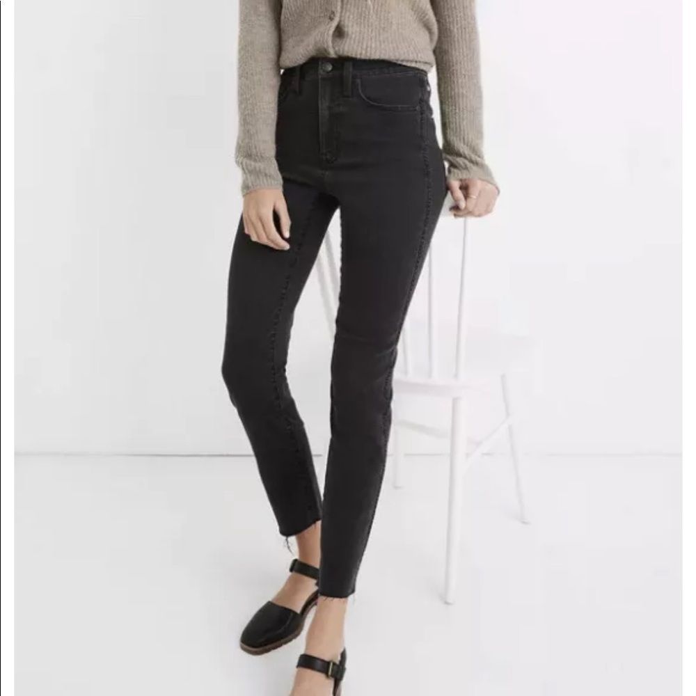 MADEWELL Stovepipe Jeans in Banberry Wash: Raw-Hem Edition NA940